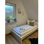 With 2 Bedrooms Hébergement de vacances