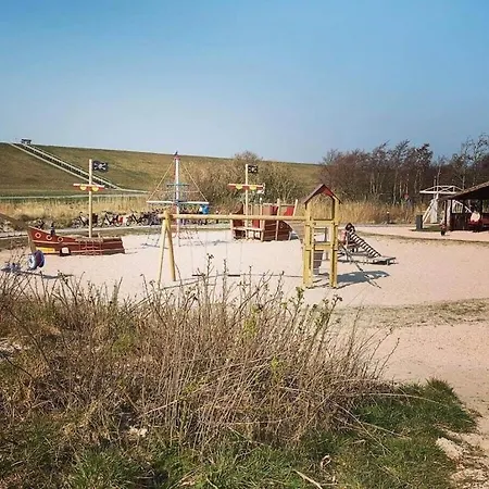 With 2 Bedrooms * Rysum